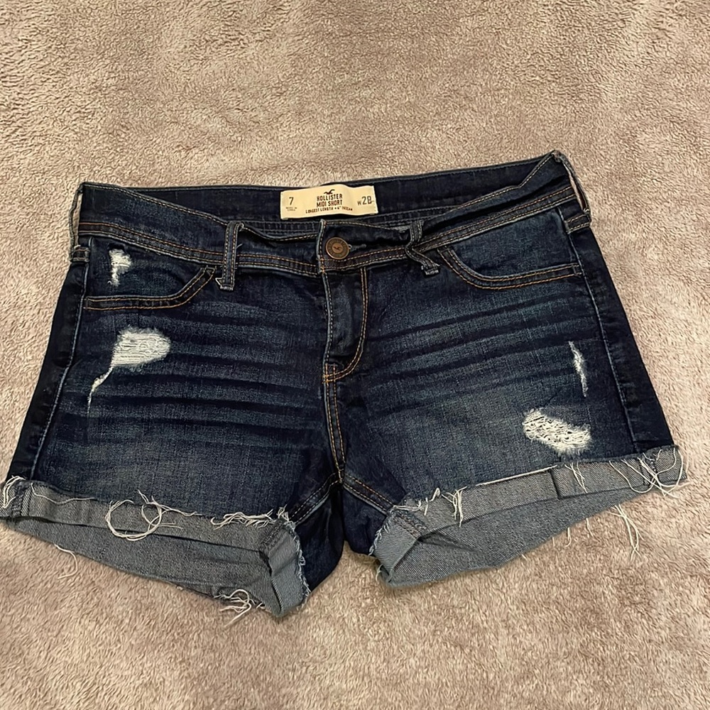 Hollister Dark-Wash distressed midi short, size 7